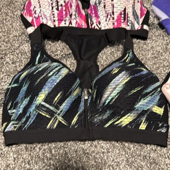 Victoria’s Secret Victoria Sport Bras 34C - Picture 2 of 10